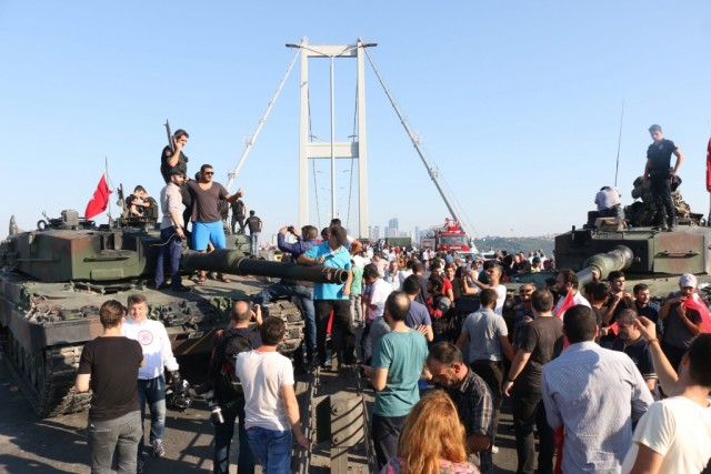 Golpe de estado na Turquia fracassou, registados 194 mortos