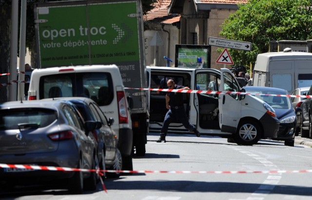 Atacante enviou sms a pedir mais armas minutos antes do ataque em Nice
