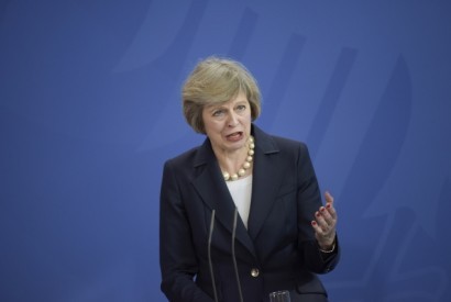 Theresa May quer restrições à migração da UE para o Reino Unido nas negociações