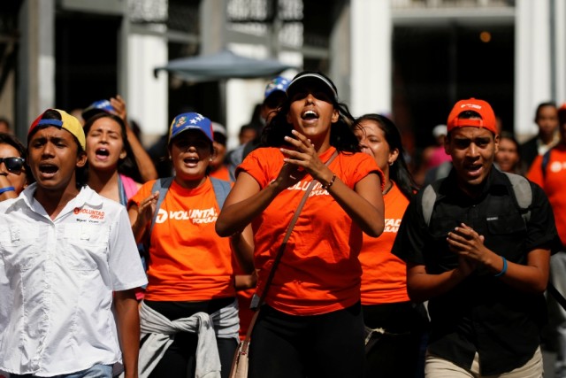 Venezuelanos vão para Colômbia para fugir à crise económica