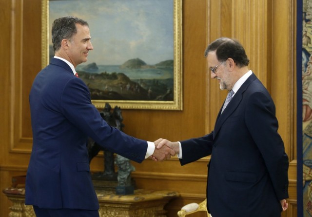 Mariano Rajoy anuncia que vai submeter-se à investidura