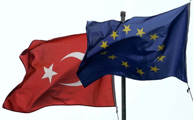 União Europeia adianta 1.415 milhões de euros para refugiados após críticas de Erdogan