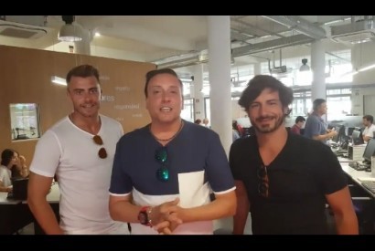 Joaquim Monchique e anjos da comédia GOD de visita ao DIÁRIO