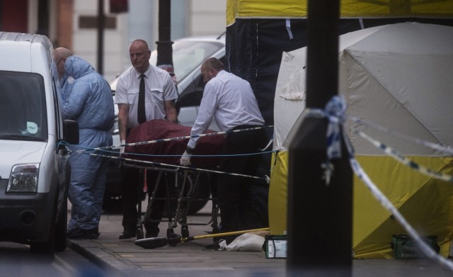 Um morto e cinco feridos em ataque com faca no centro de Londres