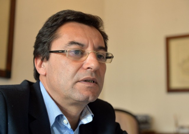 PSD acusa líder socialista de atirar areia para os olhos dos madeirenses