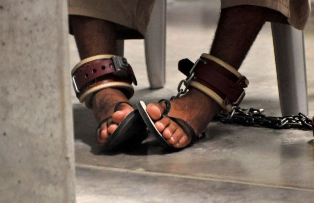 Estados Unidos transferem 15 presos de Guantanamo para os Emirados Árabes Unidos