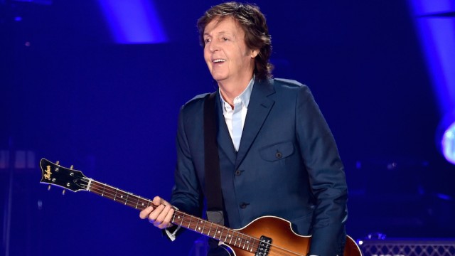 Paul McCartney trabalha em novo álbume assina contrato com a Capitol