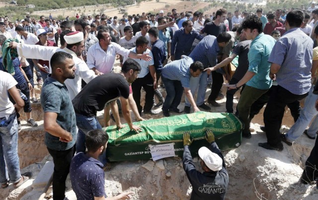 Comunidade internacional condena atentado que provocou 51 mortos na Turquia