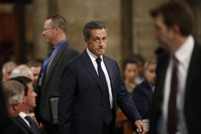 Sarkozy anuncia em livro candidatura a primárias da direita para presidenciais