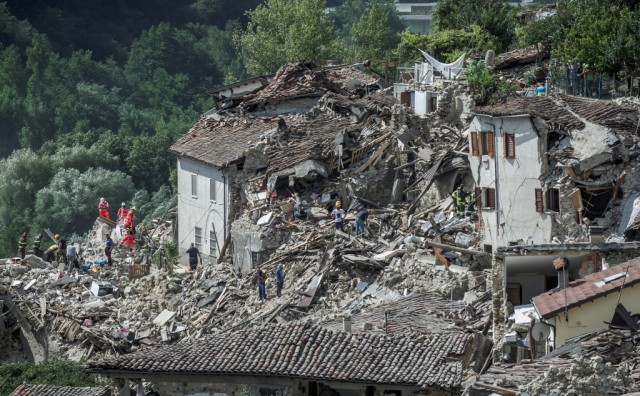 Primeiro-ministro de Itália confirma 120 mortos no sismo de hoje