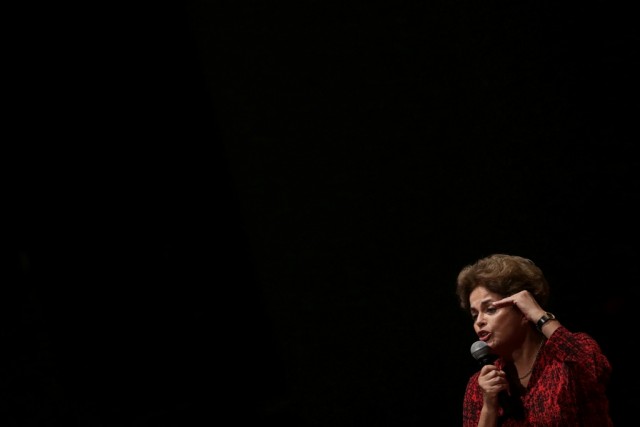 Primeiro dia do julgamento de Dilma marcado por troca de acusações políticas