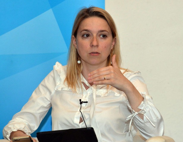 Abertas candidaturas para estágio no gabinete de Cláudia Monteiro de Aguiar