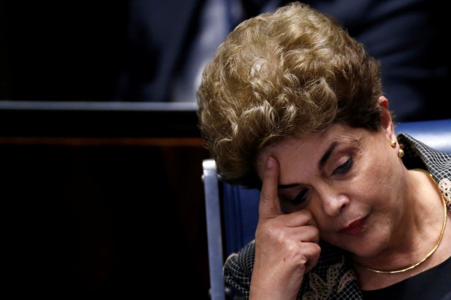 Dilma alerta para golpe parlamentar e culpa boicote pela crise