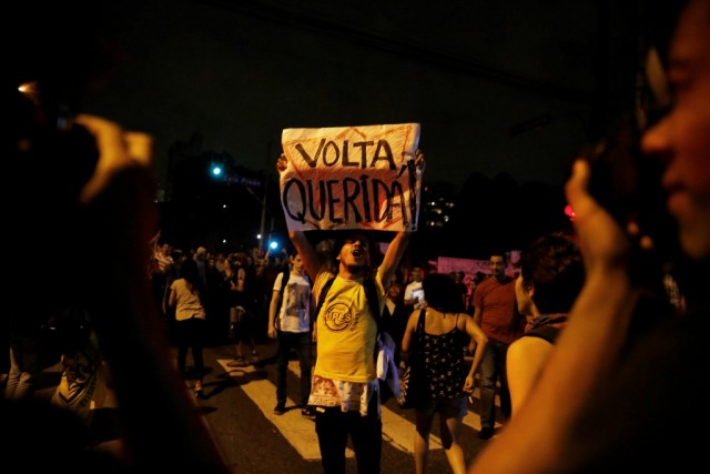 Lágrimas, poesia e troca de argumentos no Senado antes de votação histórica