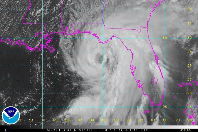 Olho do furacão Hermine toca terra na Florida