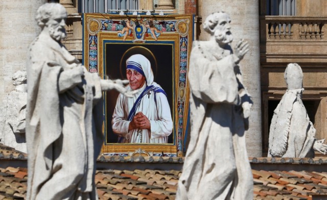 Papa Francisco proclama santa madre Teresa de Calcutá