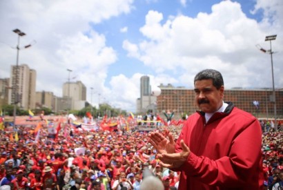 Presidente da Venezuela vaiado e perseguido por manifestantes na ilha de Margarita