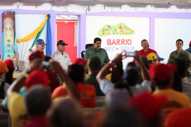 Partido no poder na Venezuela defende tomada de empresas que paralisem em protesto
