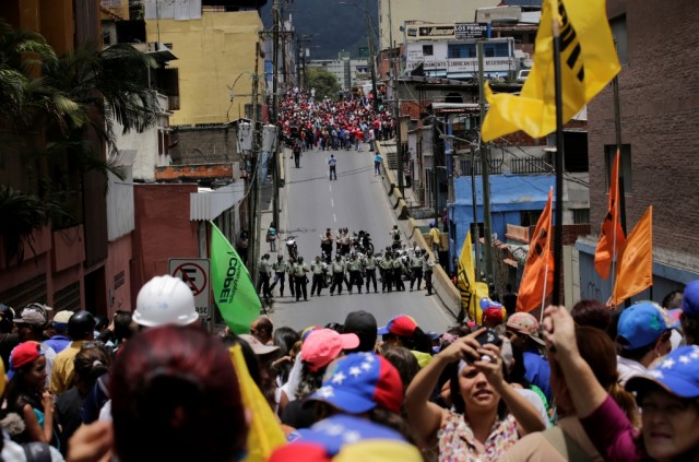 Oposição venezuelana quer recolher assinaturas para revogatório entre 17 e 19 de Setembro