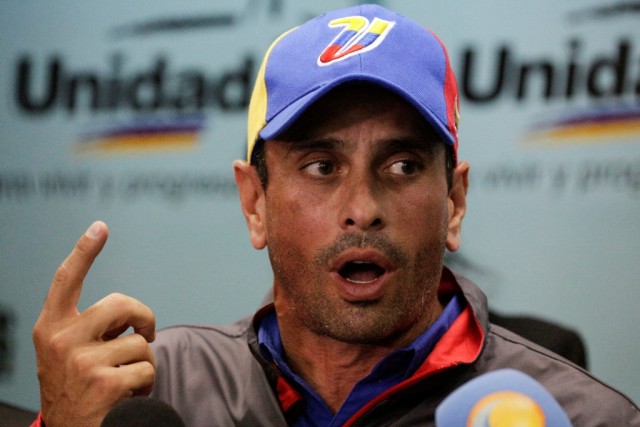 Líder da oposição venezuelana diz ter sido sitiado por forças de segurança