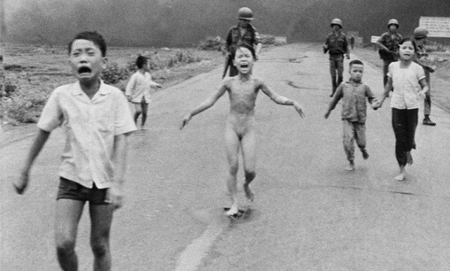 Facebook censura post de PM norueguesa com foto de rapariga vietnamita nua
