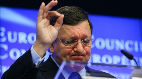Indignado, Durão Barroso queixa-se de tratamento discriminatório por parte da Comissão Europeia