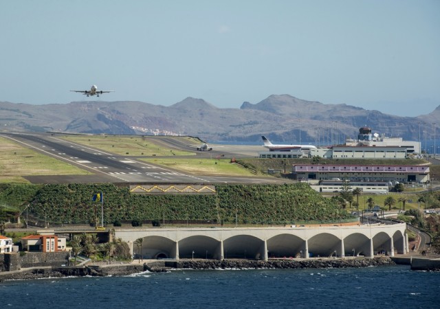 Aeroporto é porta de entrada na Madeira, mas Santa Cruz pouco beneficia