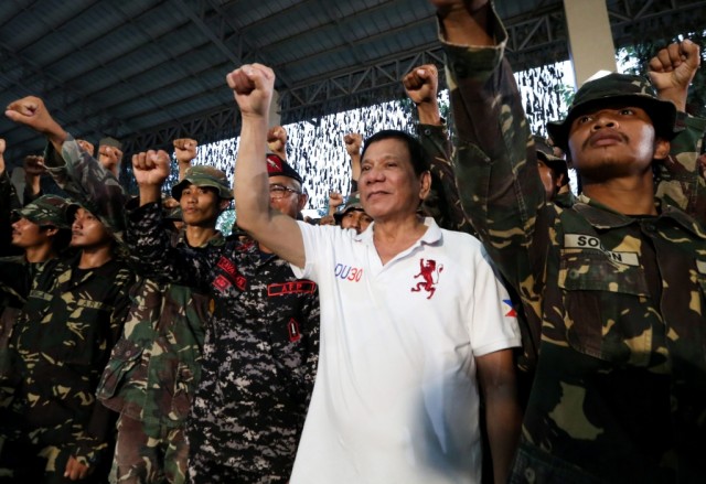 Presidente das Filipinas responde a críticas da União Europeia com insulto