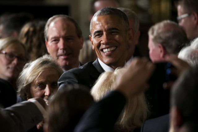 Obama aconselha Hillary Clinton a ser ela mesma no primeiro debate presidencial