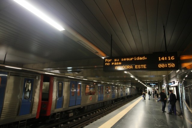 Sindicatos ajudam Metro de Lisboa a aplicar plano de contingência para venda manual de bilhetes