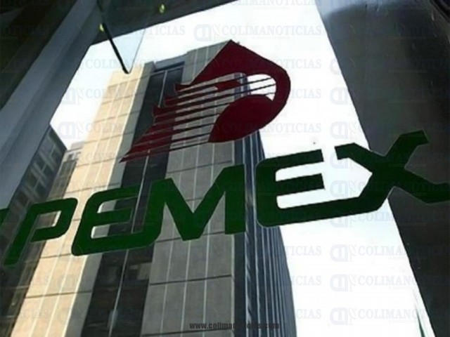 Navio de petrolífera mexicana com 167 mil barris de combustível incendeia-se