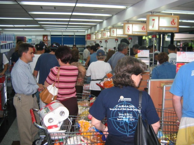 Dois gerentes de supermercados portugueses detidos na Venezuela