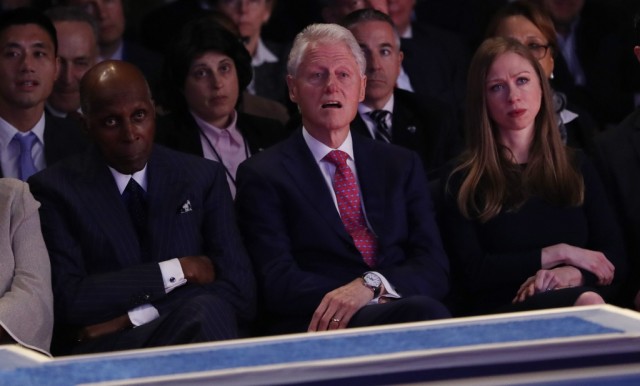 Trump desculpa-se por comentários machistas mas diz que Bill Clinton fez pior