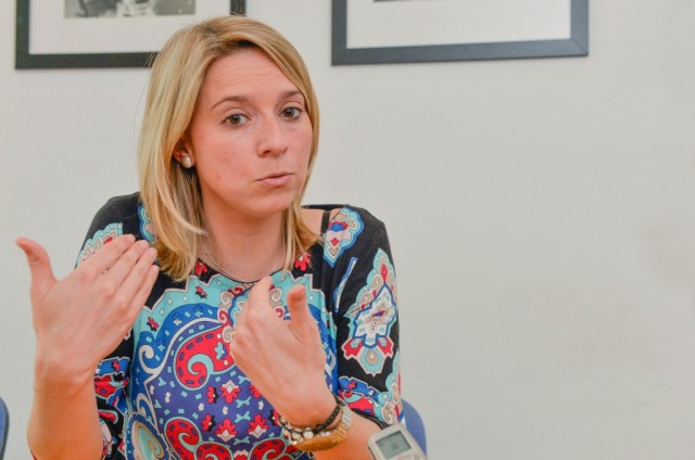 Cláudia Monteiro de Aguiar critica legislação de Costa sobre transportes urbanos