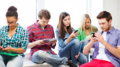 80% dos jovens portugueses dizem “sentir-se mal” quando não estão na net