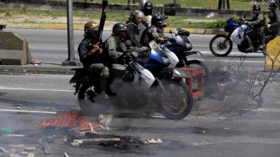 90 pessoas foram assassinadas desde Abril durante protestos na Venezuela