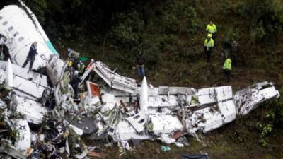Acidente de avião no Irão mata 66 pessoas