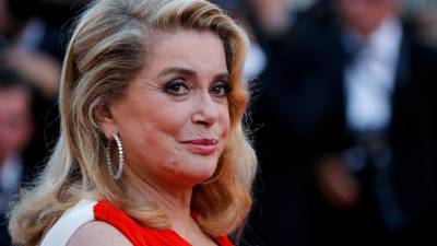 Activistas francesas criticam carta aberta assinada por Catherine Deneuve sobre conduta sexual