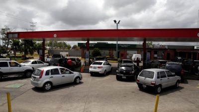 Administrador da petrolífera venezuelana acusado de boicotar distribuição de combustível