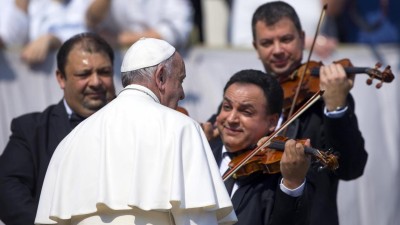 Adolescente admite em tribunal que conspirou para matar papa Francisco