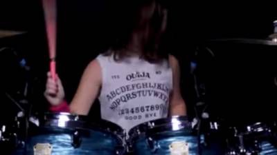 Adolescente de 14 anos torna-se um ‘fenómeno’ ao tocar ‘single’ dos Slipknot