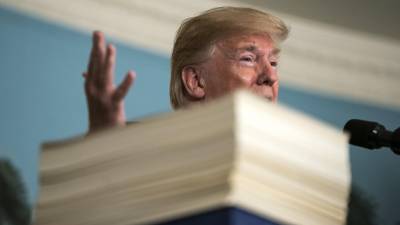 Advogado de Trump contesta ameaça a actriz porno para calar caso com Presidente