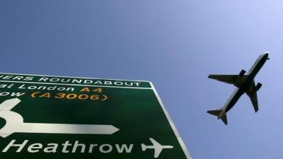 Aeroporto britânico de Heathrow prevê cancelar 172 voos devido à greve de trabalhadores