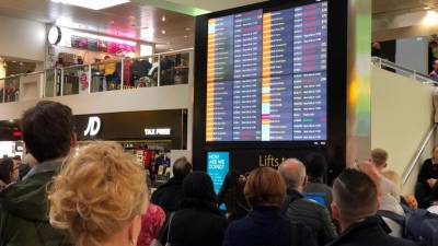Aeroporto de Gatwick anuncia reabertura de “número limitado” de voos