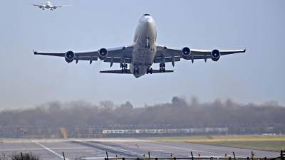 Aeroporto londrino de Gatwick suspende voos por “problema de controlo do tráfego aéreo”