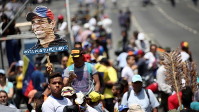 Afastamento de opositor político venezuelano de cargos públicos “não ajuda”