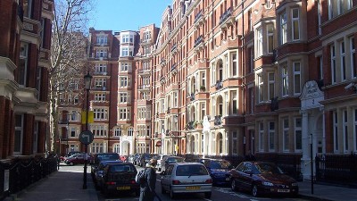 Afectados pelo incêndio de Londres realojados num bloco de luxo