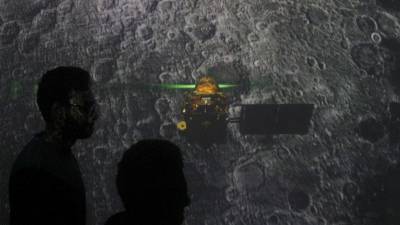 Agência espacial indiana perde contacto com sonda que devia alunar