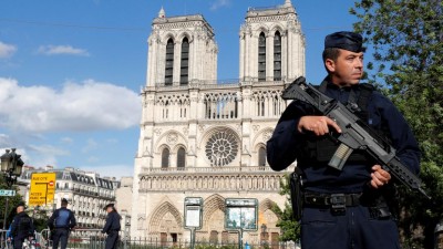 Agressor de Notre Dame gritou “Isto é pela Síria”