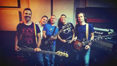 Akoustic Junkies actuam este sábado no Qasbah